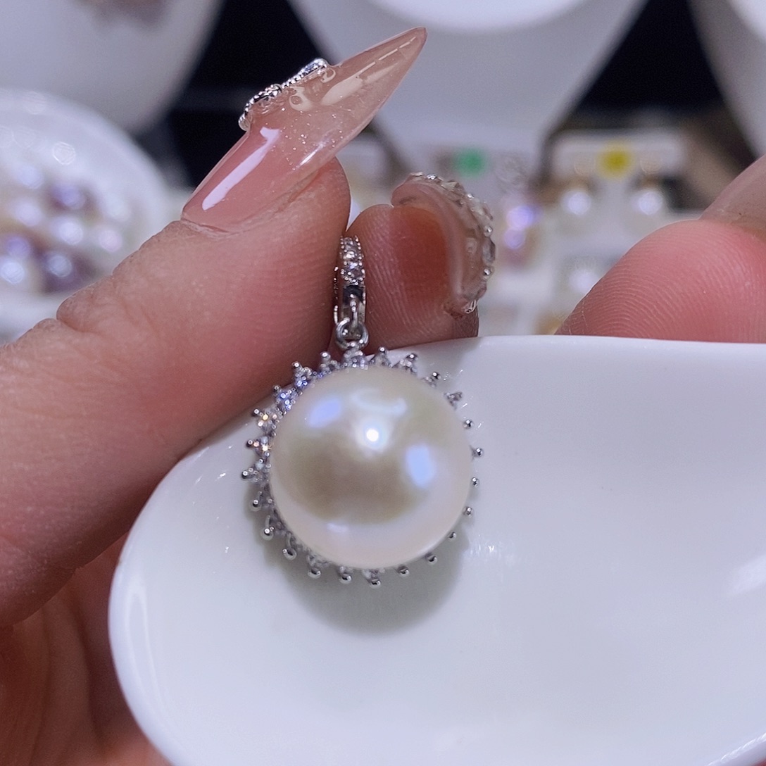 淡水珍珠颈饰合金