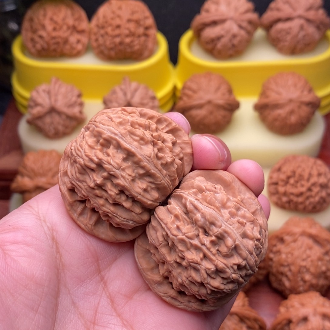 把件文玩核桃宋*41“红皮”大球白