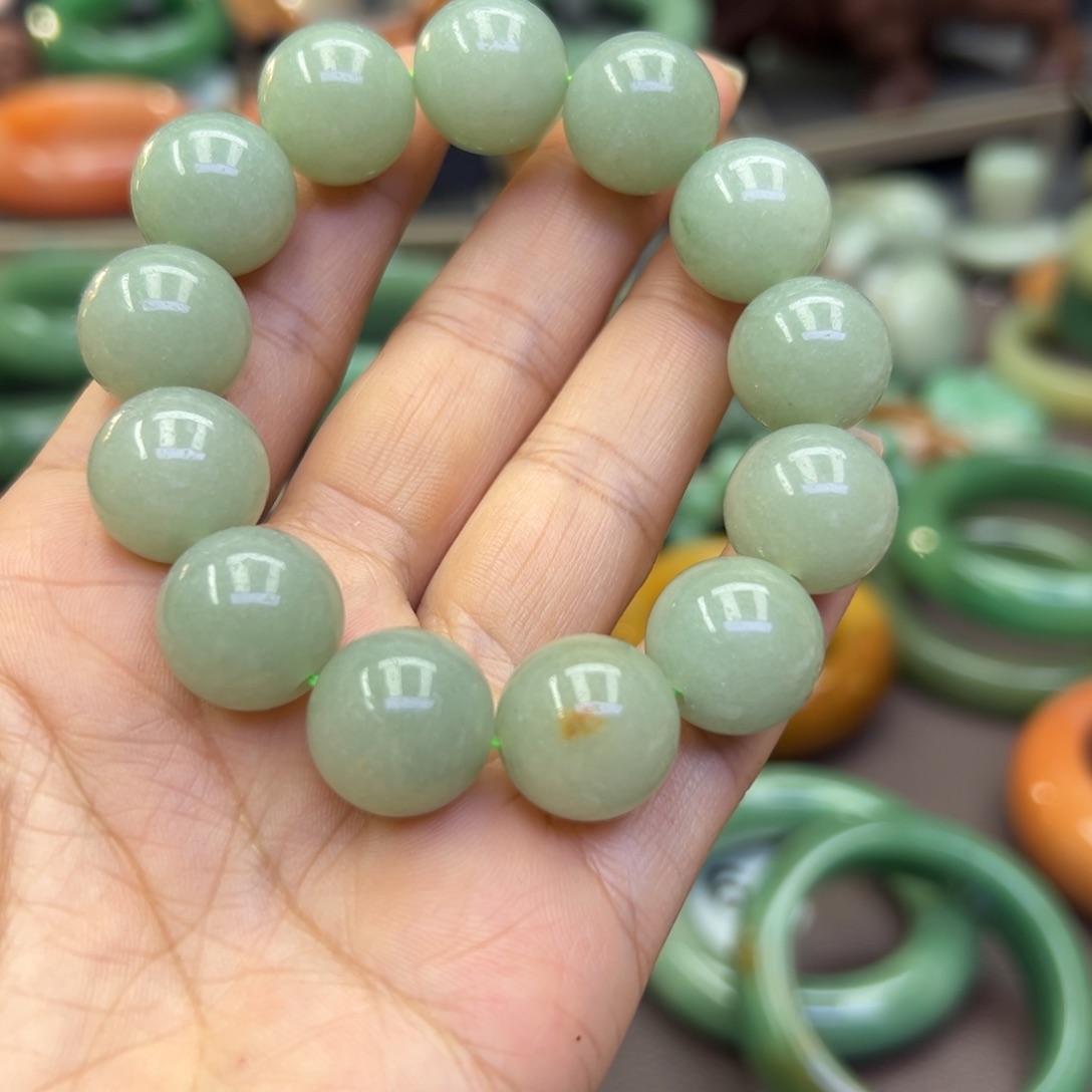 未镶嵌手镯石英岩玉