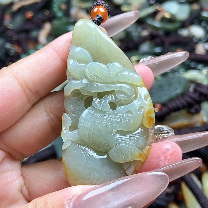 和田玉颈饰未镶嵌