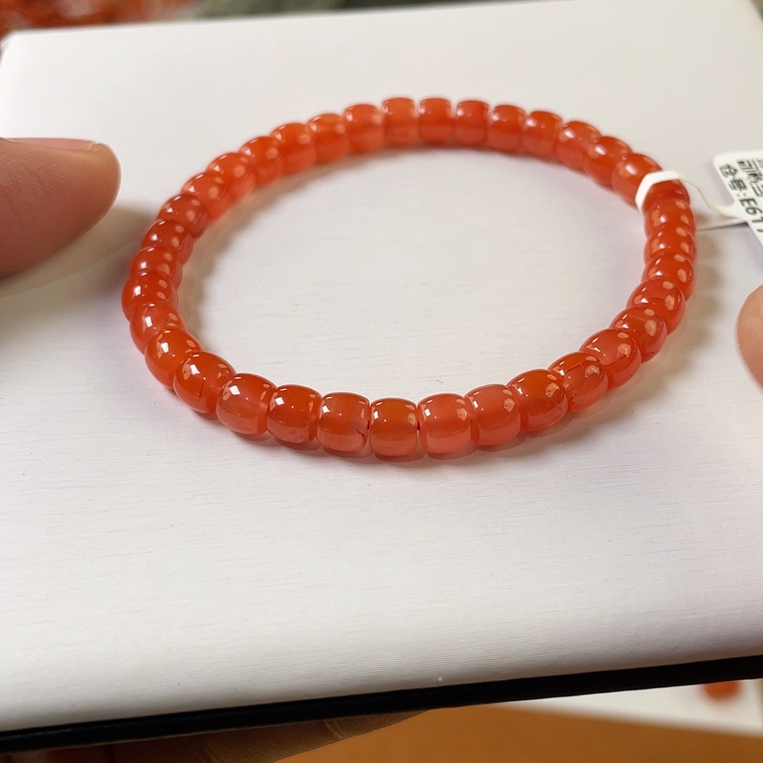 南红玛瑙未镶嵌手链6mm