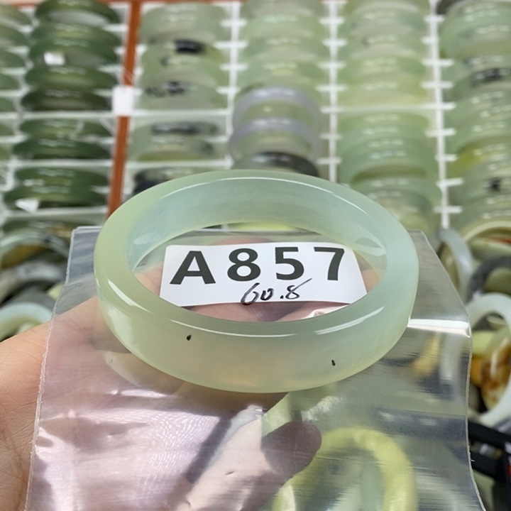 ****蛇纹石玉未镶嵌手镯