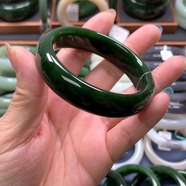 【闪购商品】未镶嵌手镯和田玉（碧玉）18