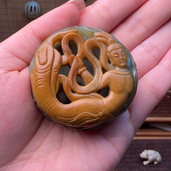 男***途和田玉未镶嵌颈饰