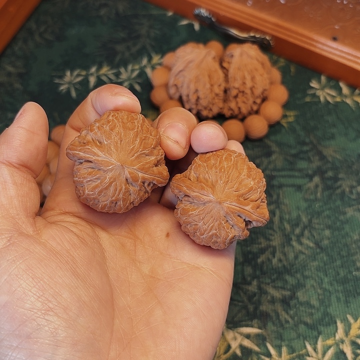 文玩核桃吊坠铁锤