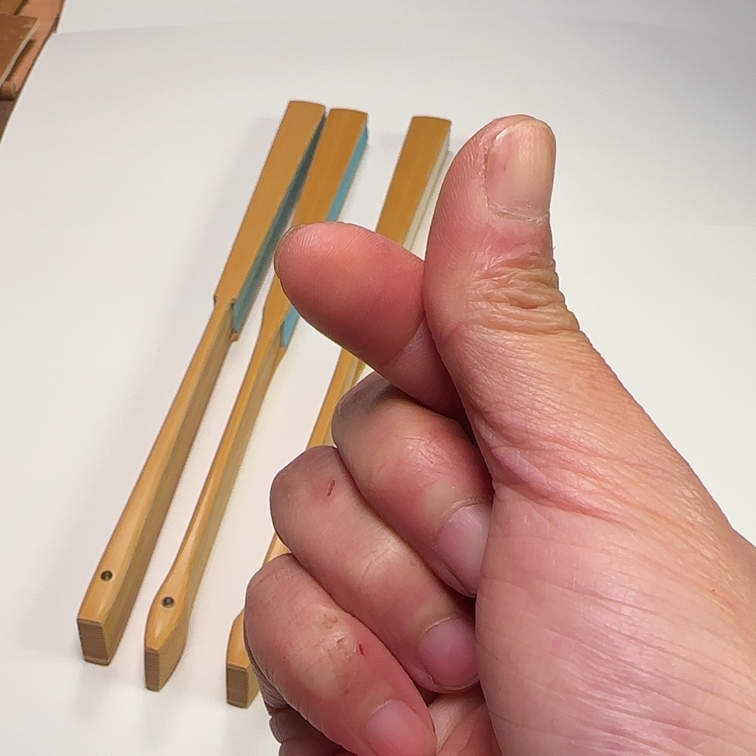 G***E扇子拆房料芝麻棕林芝雕刻