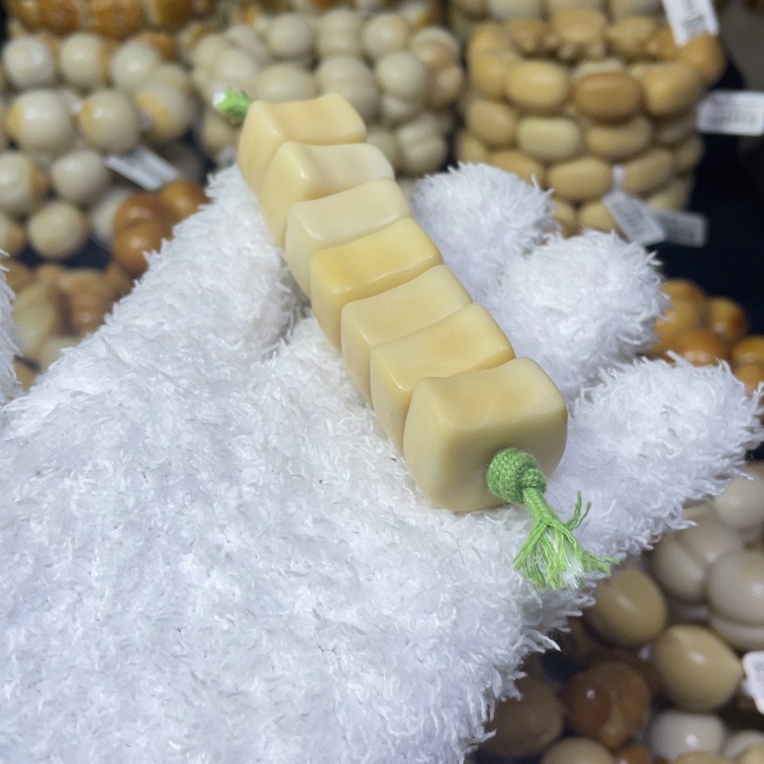 手串菩提根/象牙果11.30.11微瑕干磨猫头