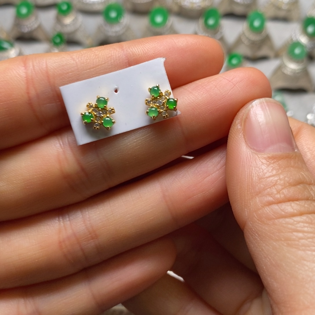 翡翠耳饰未镶嵌耳饰