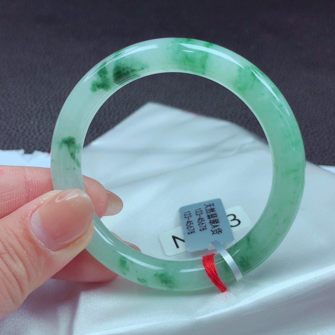 翡翠手镯未镶嵌手镯88