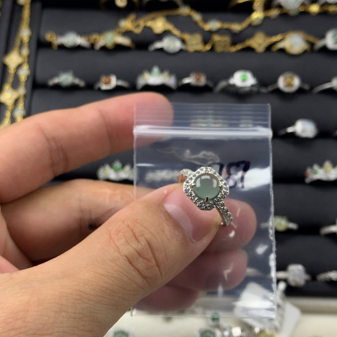 y***小翡翠银S925镶嵌戒指787