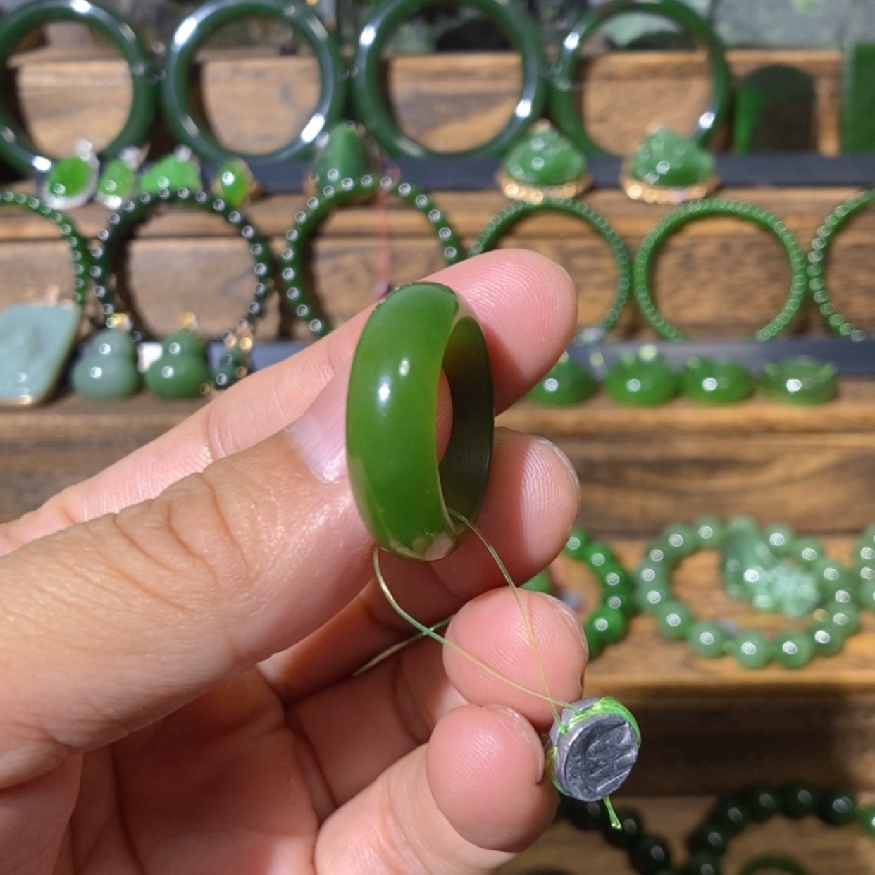 【闪购商品】吊坠(不含链)未镶嵌和田玉七*S俄料阳绿戒圈18/8