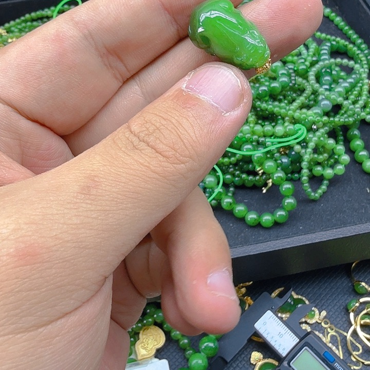 和田玉（碧玉）颈饰18K金镶嵌