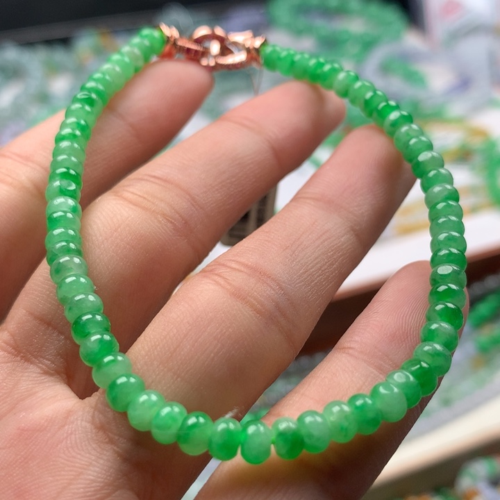 翡翠手镯未镶嵌卡