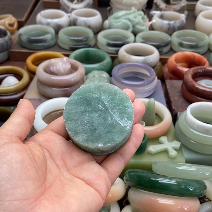 健***乐石英质玉未镶嵌手镯