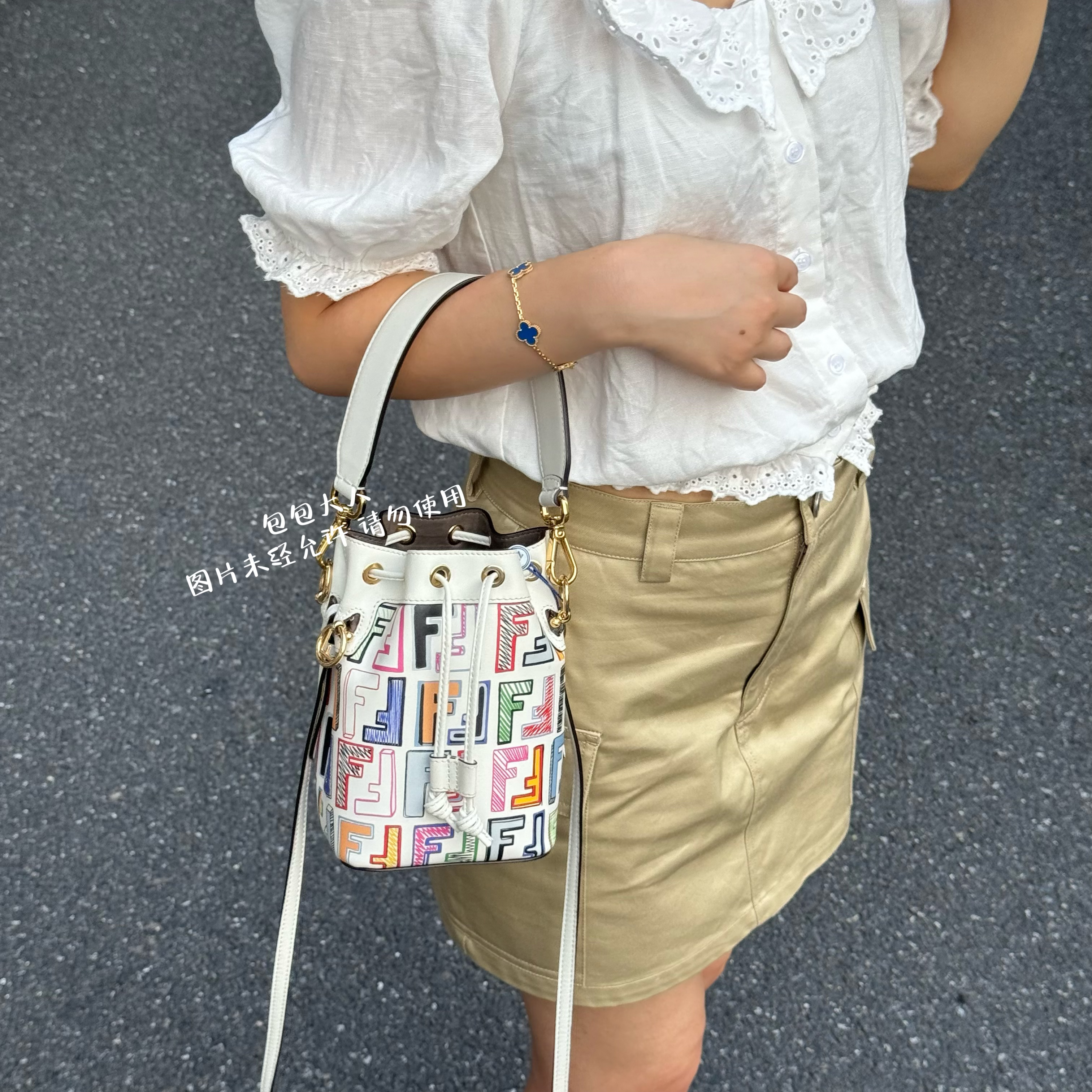 99新 FENDI/芬迪 限定涂鸦水桶手提单肩包
