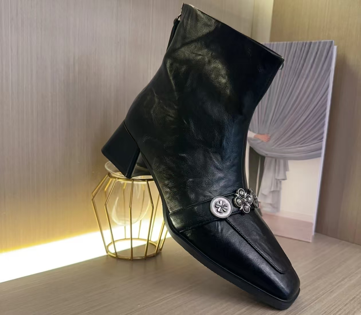 [品牌力荐]秋冬新款时尚百搭气质舒适女靴6221