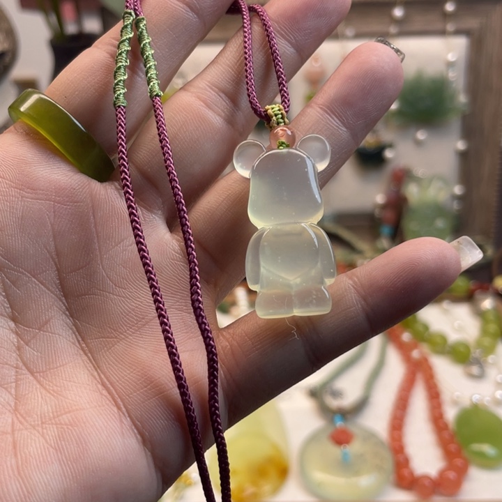 蛇纹石玉吊坠未镶嵌