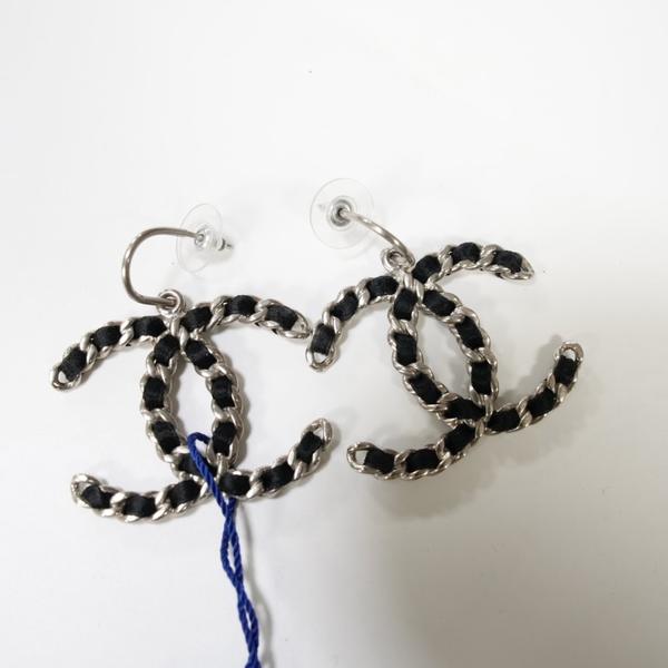 Chanel 黑银双C吊坠耳钉