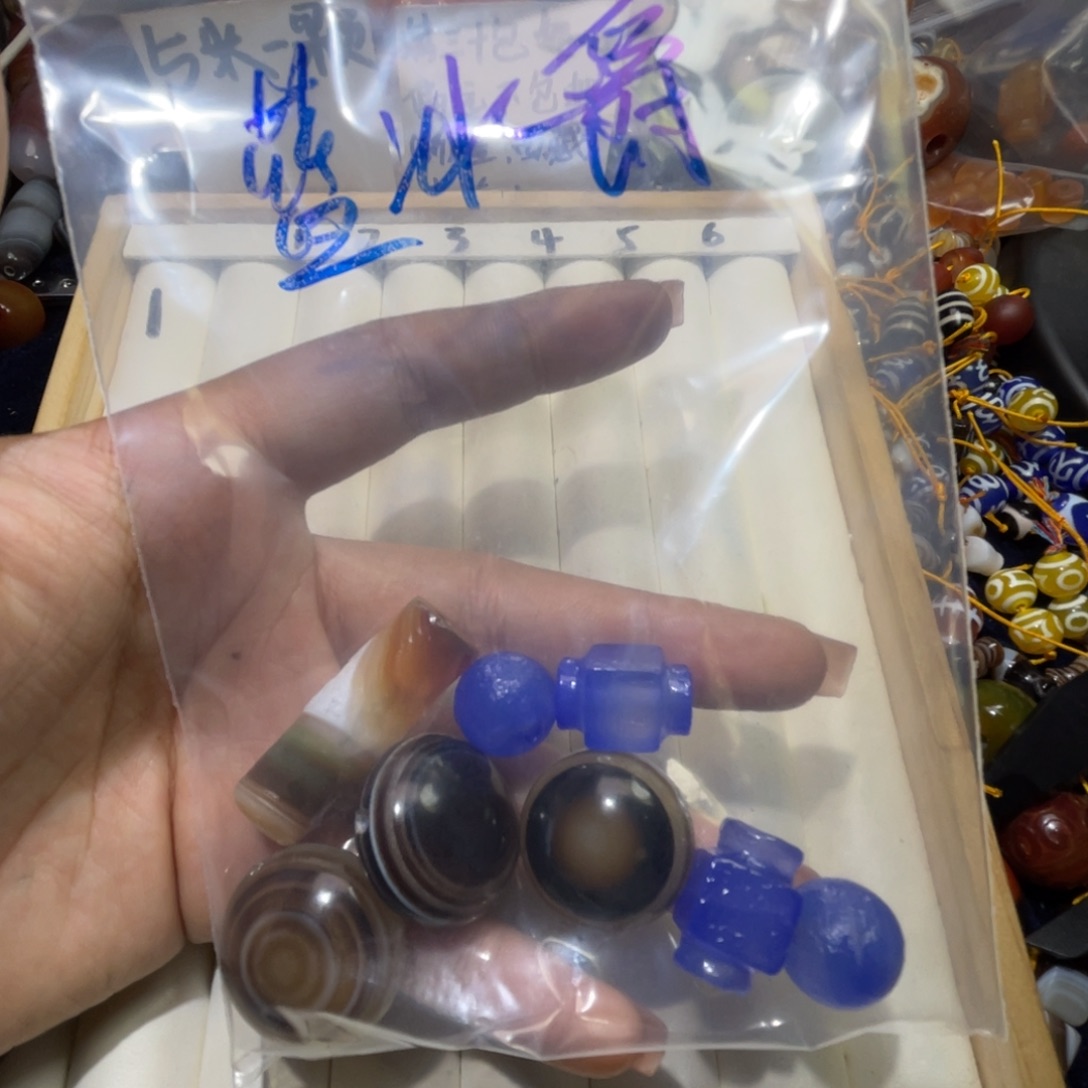 蓝****玛瑙/玉髓未镶嵌珠宝半成品