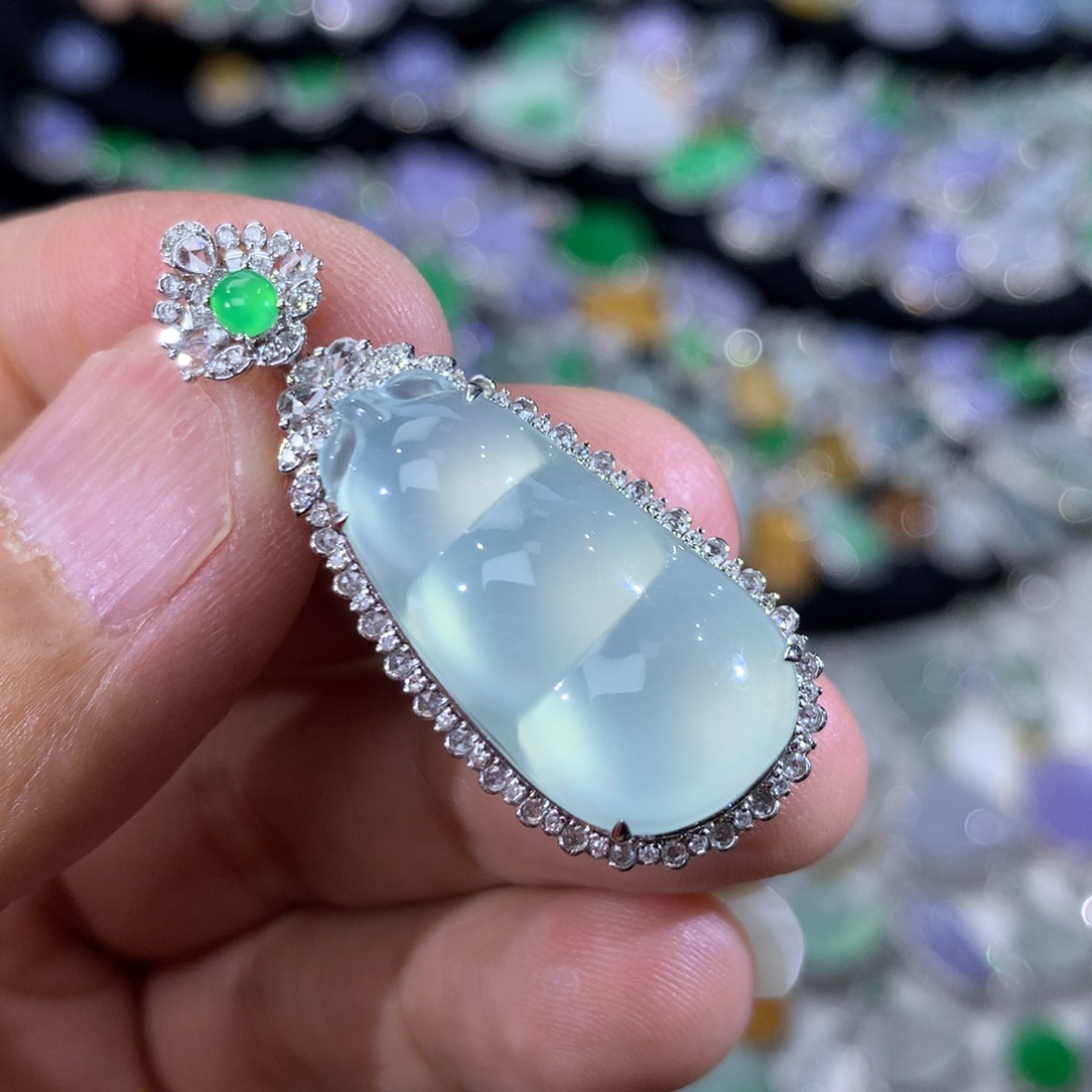 翡翠18K金镶嵌吊坠(不含链)