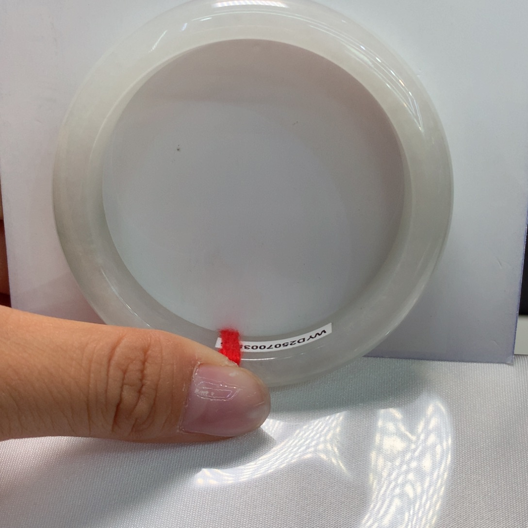 翡翠手镯未镶嵌纯天然05