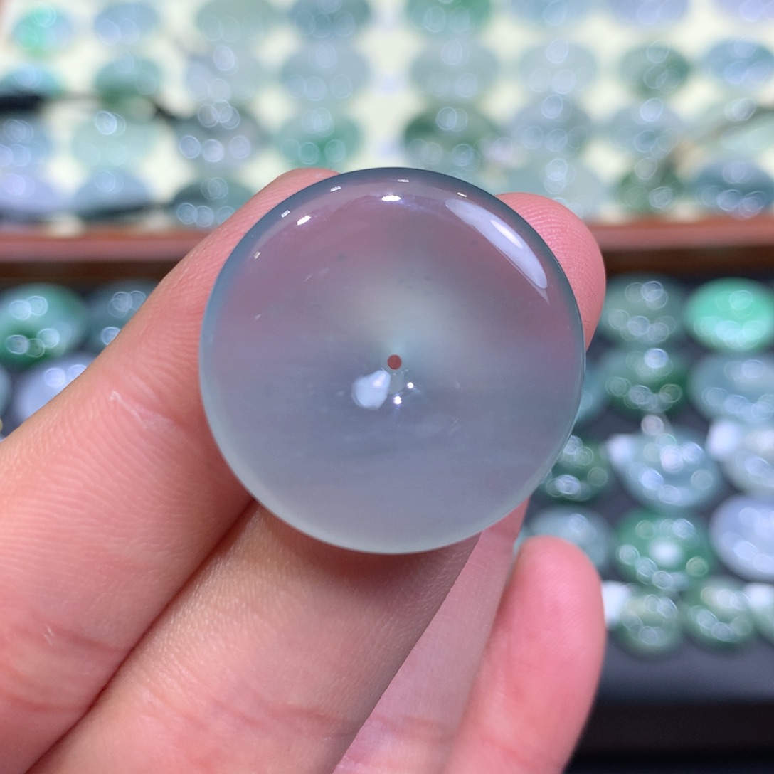 翡翠颈饰未镶嵌平安扣