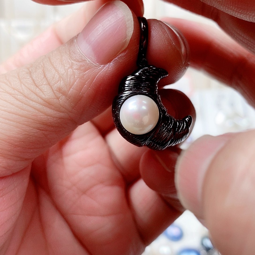 淡水珍珠合金颈饰