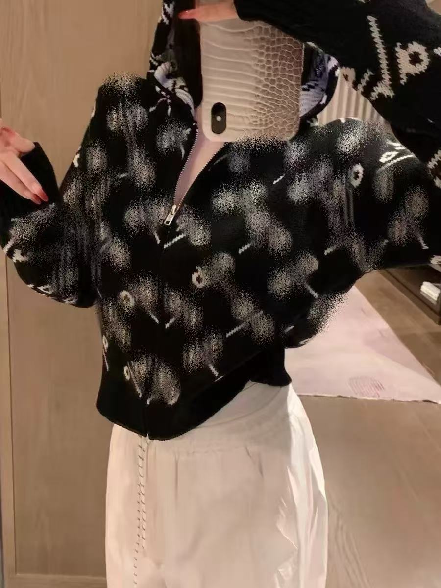 G弹幕女士毛衣外套拉链开衫连帽满印字母时尚上衣6615