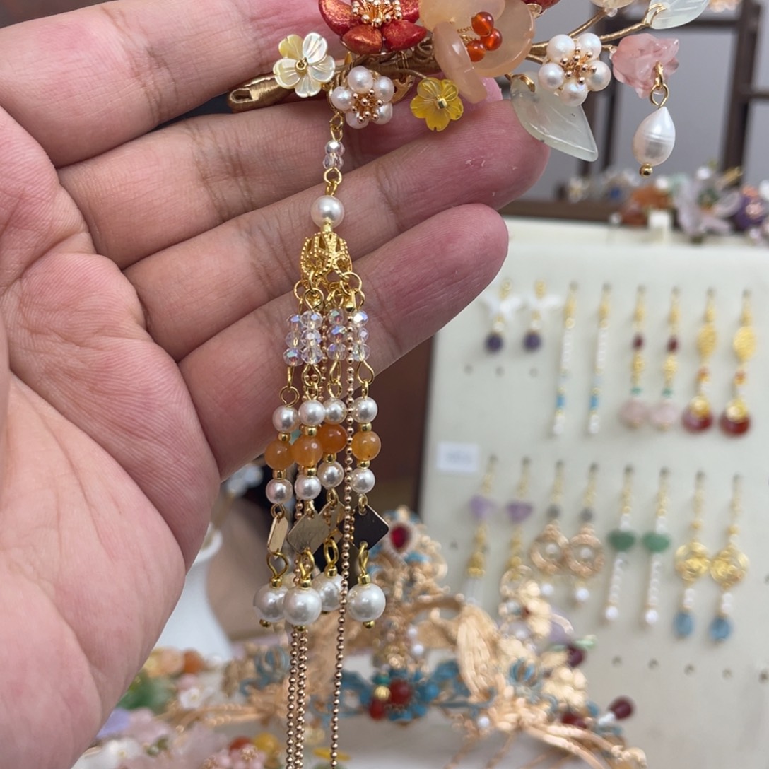 林***梦醋酸铁合金发夹一支