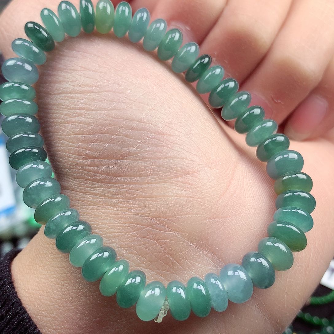 翡翠颈饰未镶嵌手串