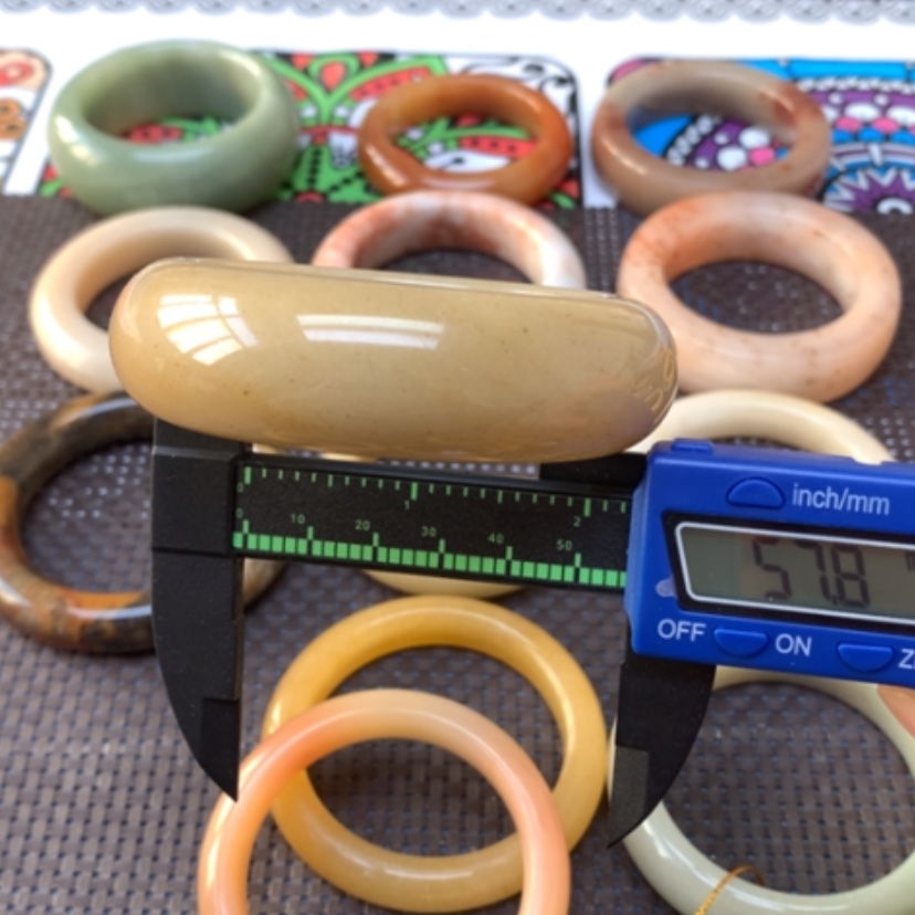 【闪购商品】石英质玉手镯未镶嵌