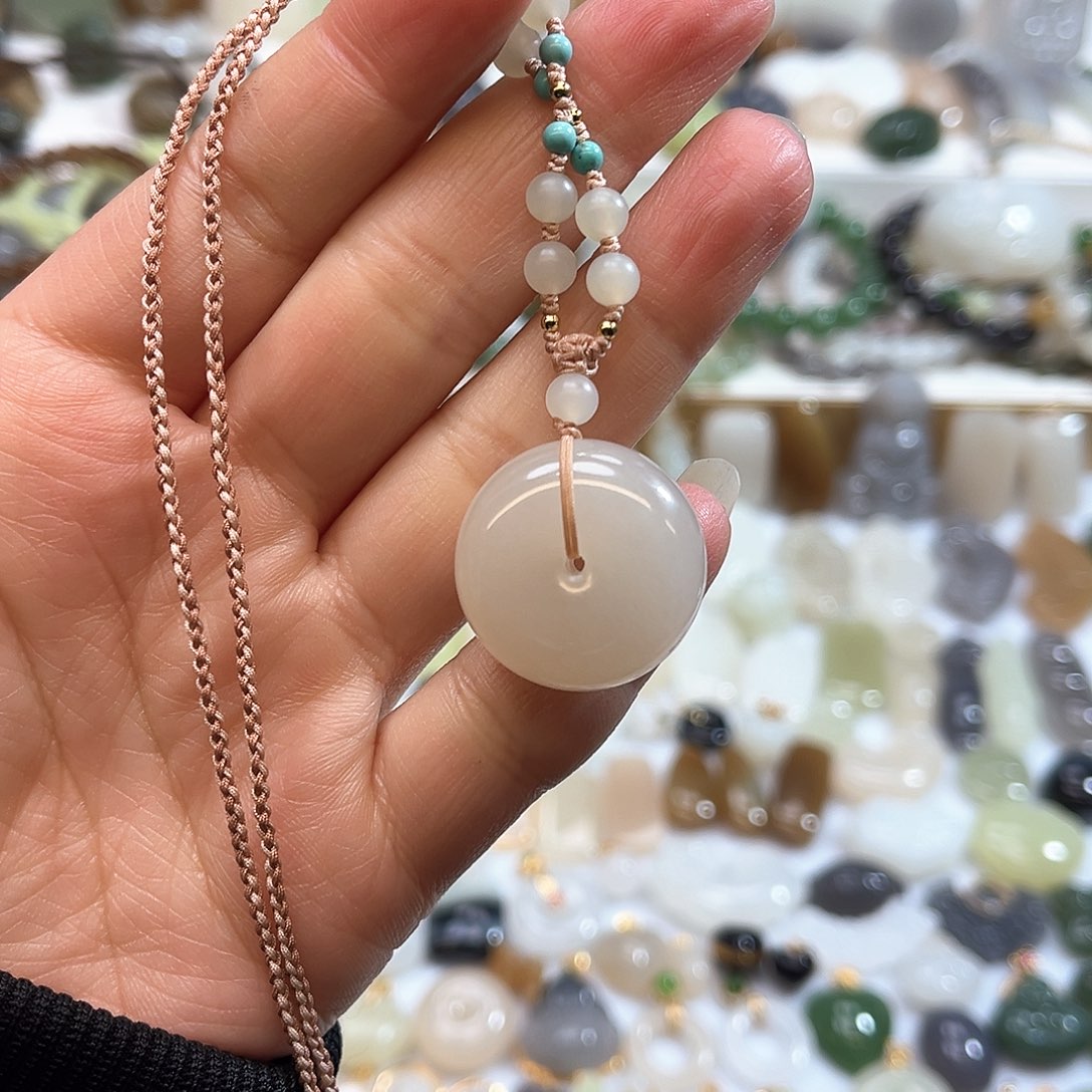 和田玉吊坠(赠链)未镶嵌