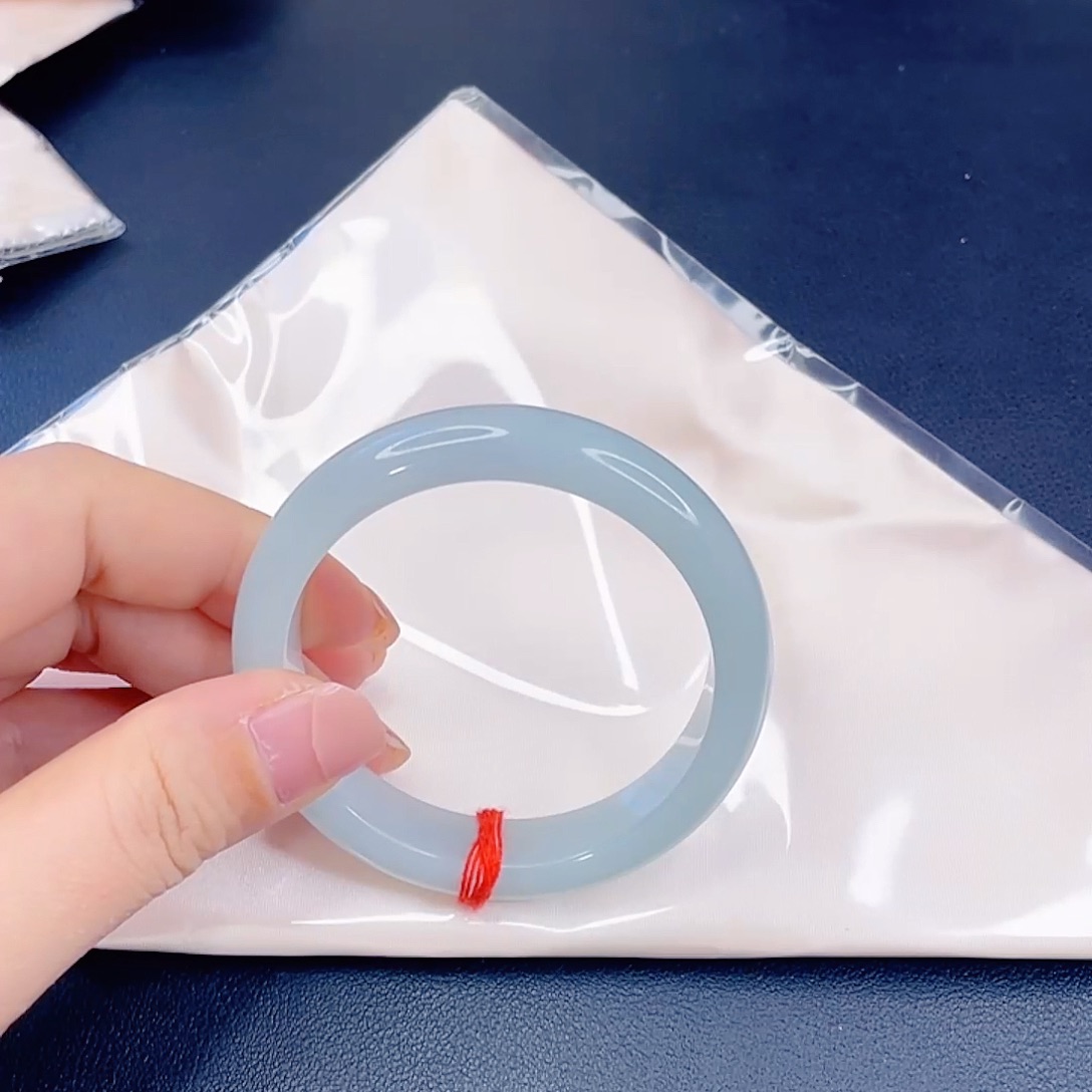 翡翠未镶嵌手镯冰胶蓝手镯