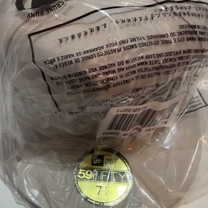 绵羊毛sup 741 米白十字钉 棒球帽