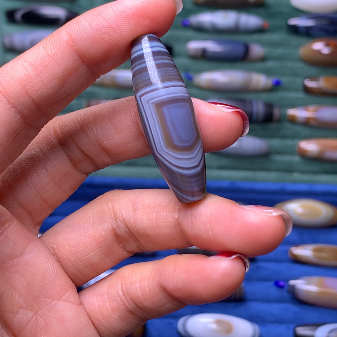 芝***荣玛瑙/玉髓未镶嵌颈饰