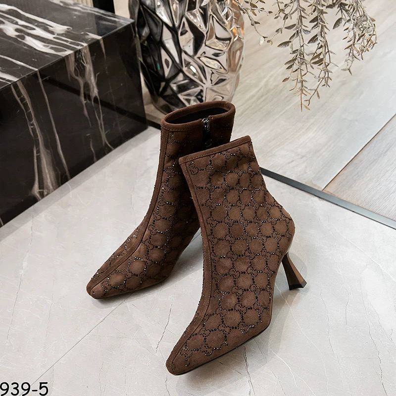 2024年新款水钻保暖短筒靴子高跟单靴百搭瘦瘦靴子939-5