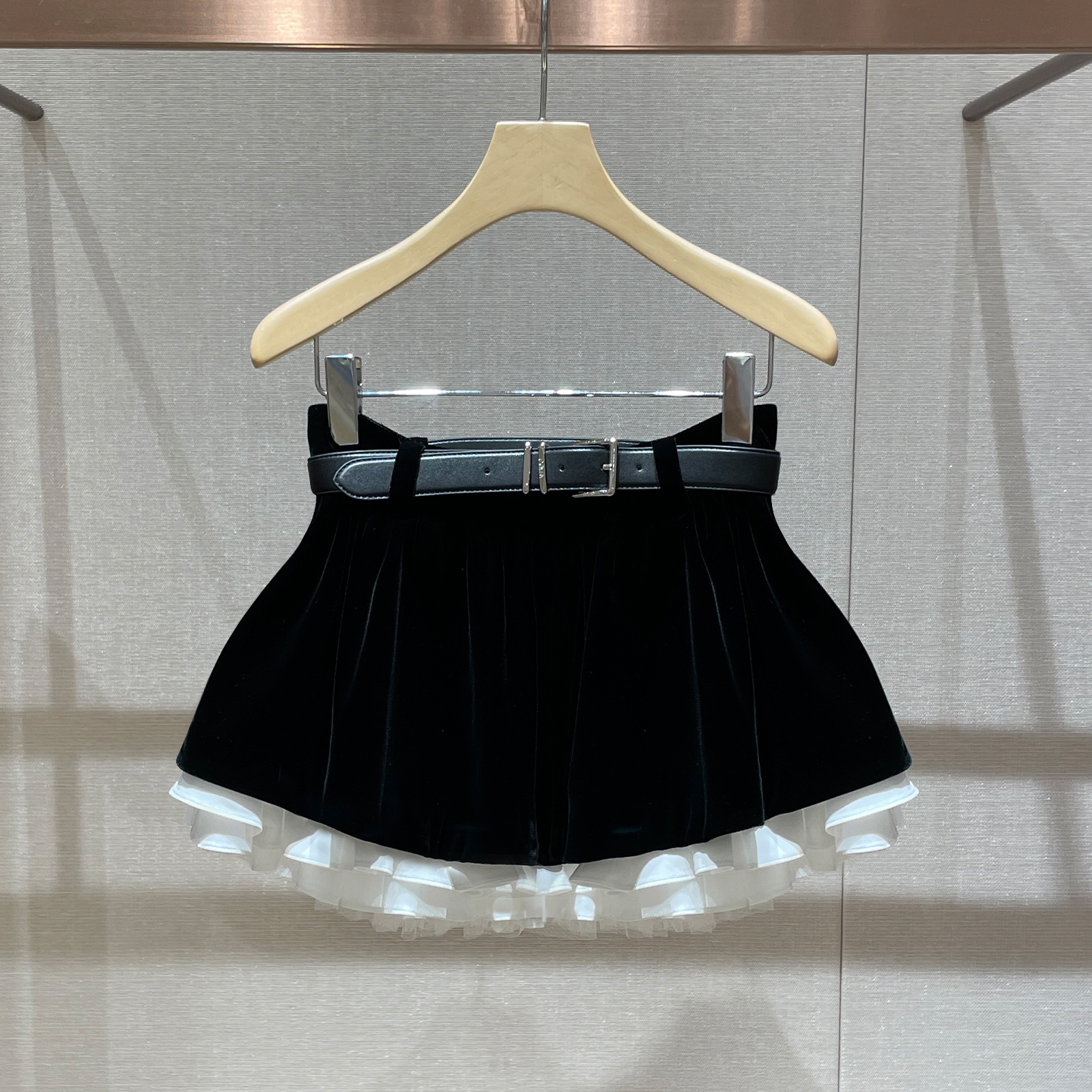 灰色半身裙2025早秋新款高级感蓬蓬裙千金风短裙时髦洋气百搭裙子