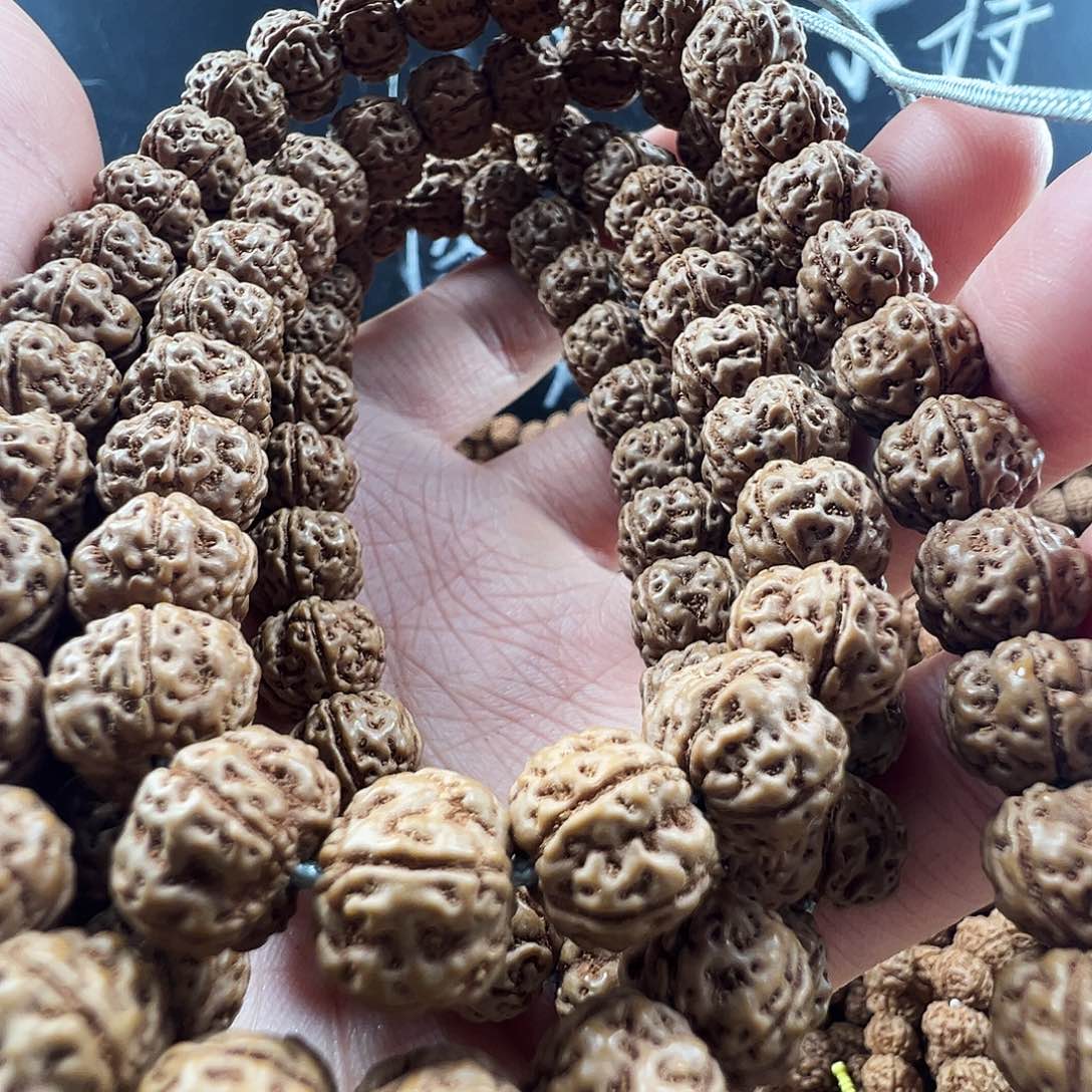 金刚菩提吊坠爆肉凹底梅花114