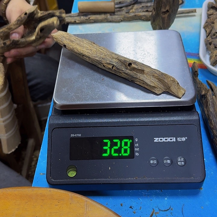 沉香沉香碎屑H****H千里香32克