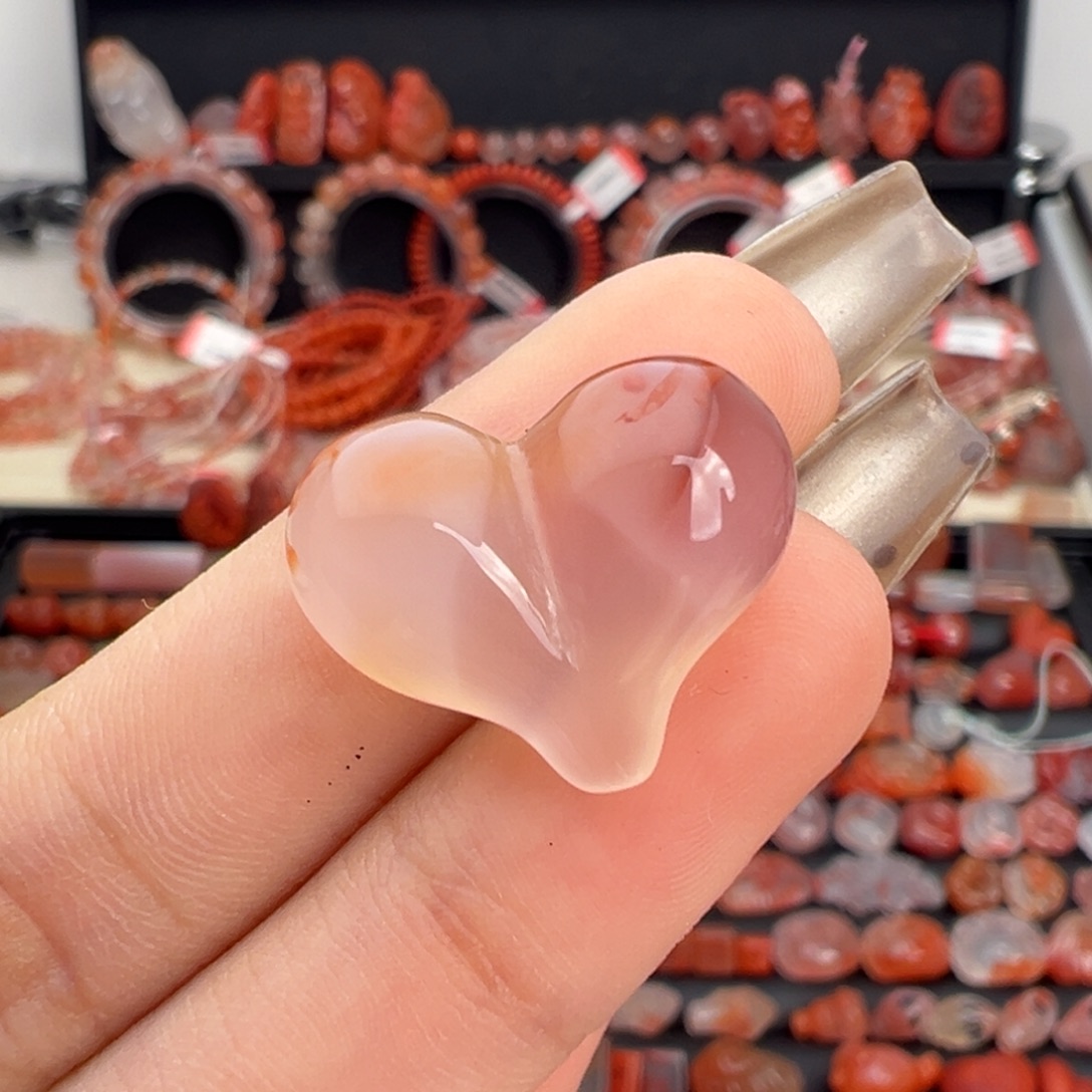 南红玛瑙未镶嵌颈饰屁桃