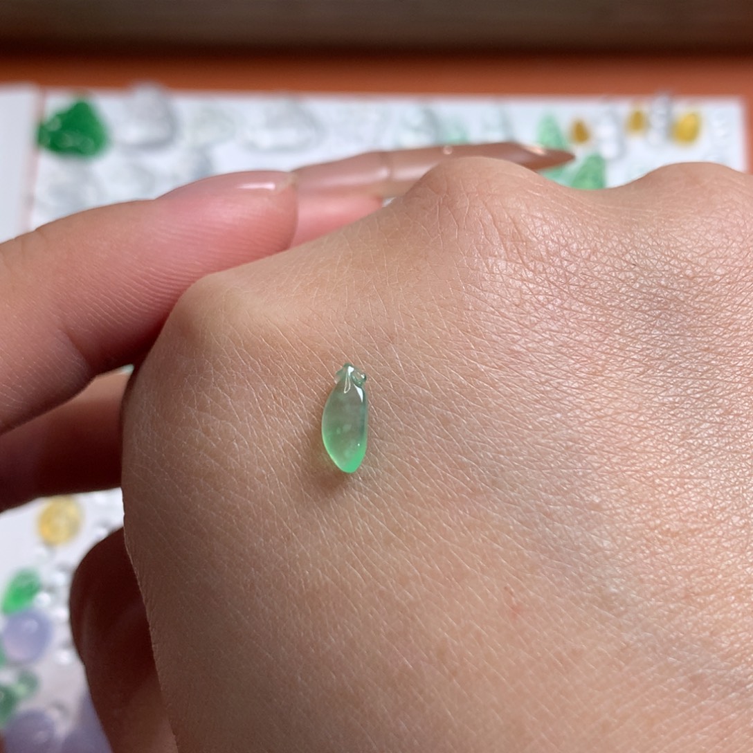 翡翠未镶嵌颈饰木纳甜瓜