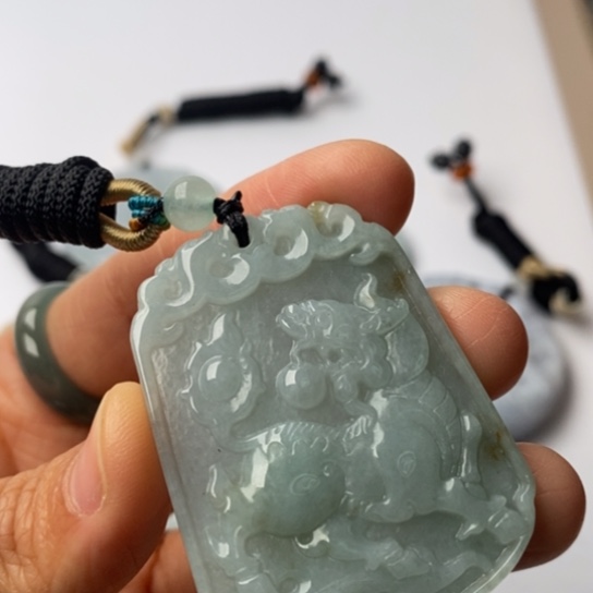 翡翠未镶嵌挂件翡翠