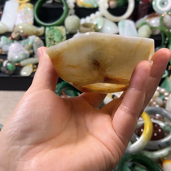 没***的翡翠未镶嵌颈饰翡翠未镶嵌颈饰