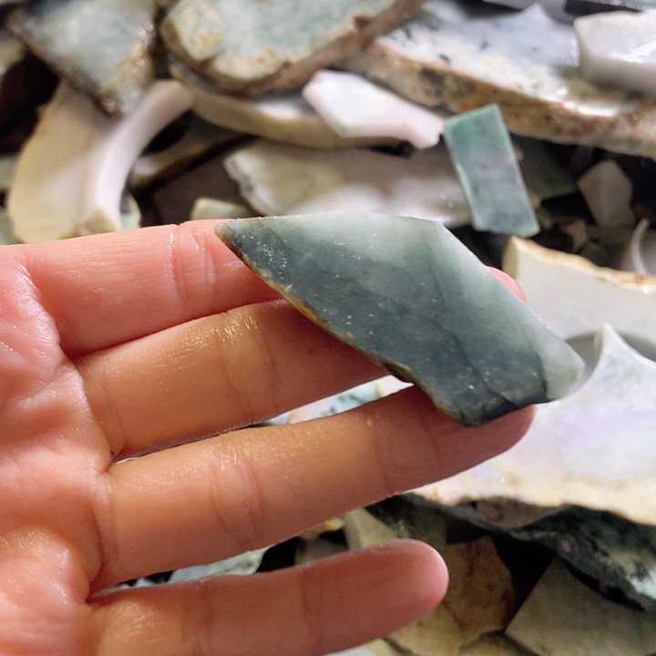 翡翠颈饰未镶嵌天然翡翠