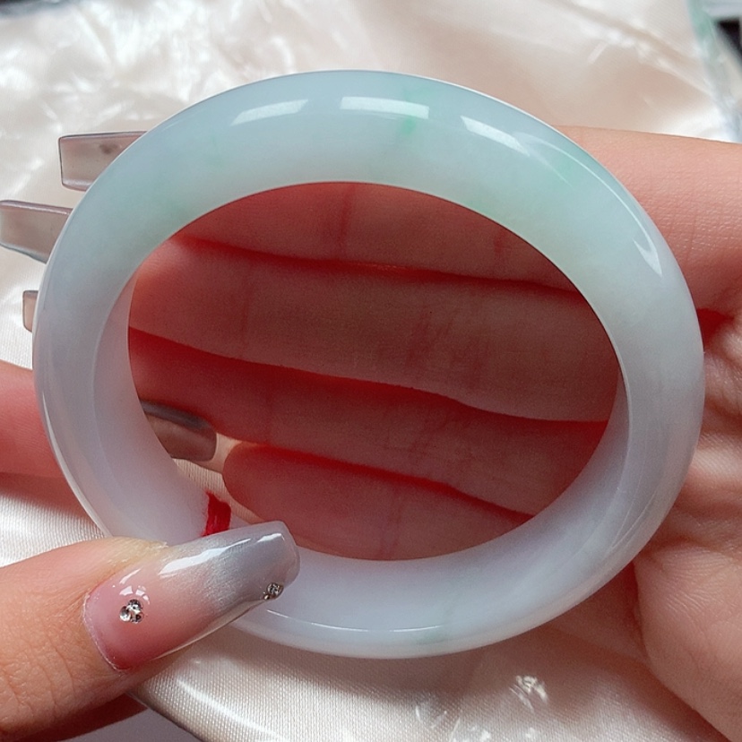 【闪购商品】翡翠手镯未镶嵌一**?54圈