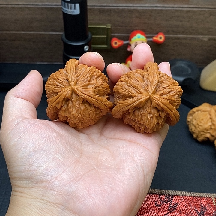 曌***把件文玩核桃白奔