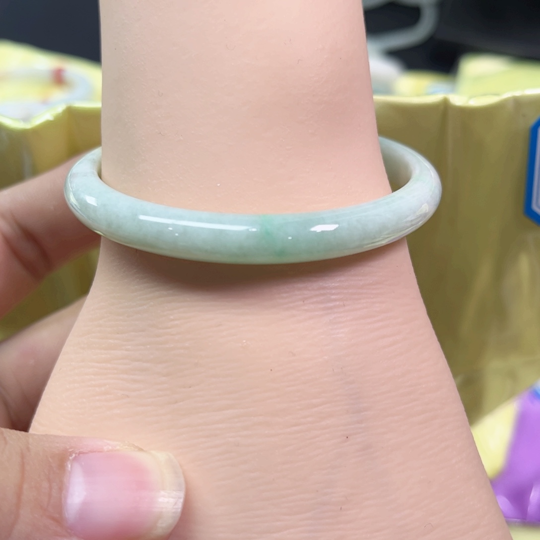 翡翠手镯未镶嵌51细条