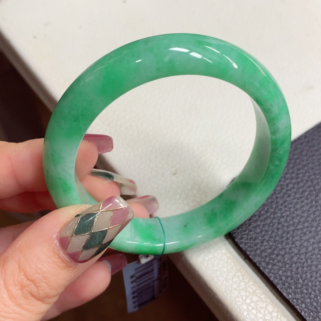 未镶嵌手镯翡翠缅甸