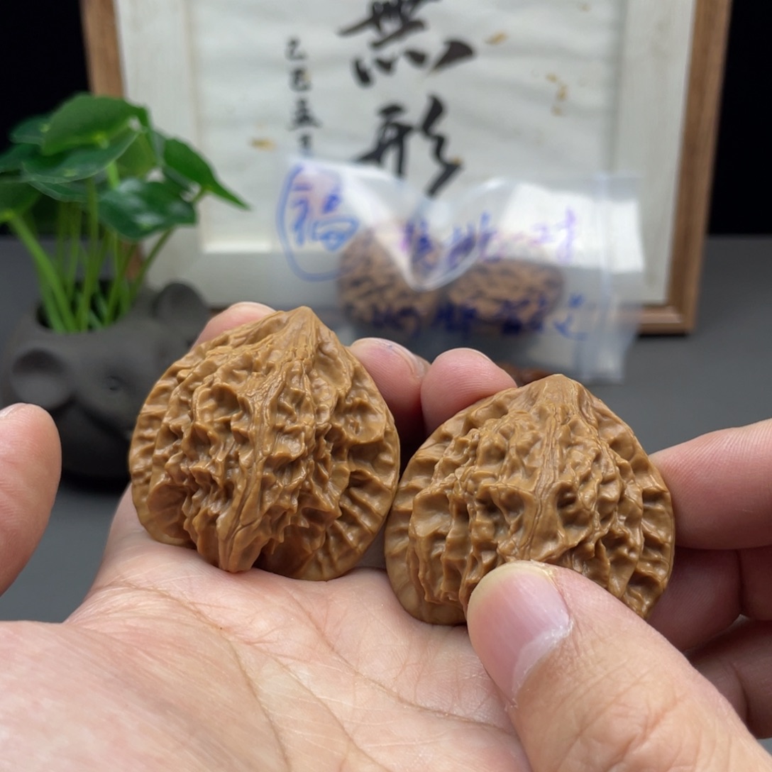 文玩核桃吊坠血灯笼42