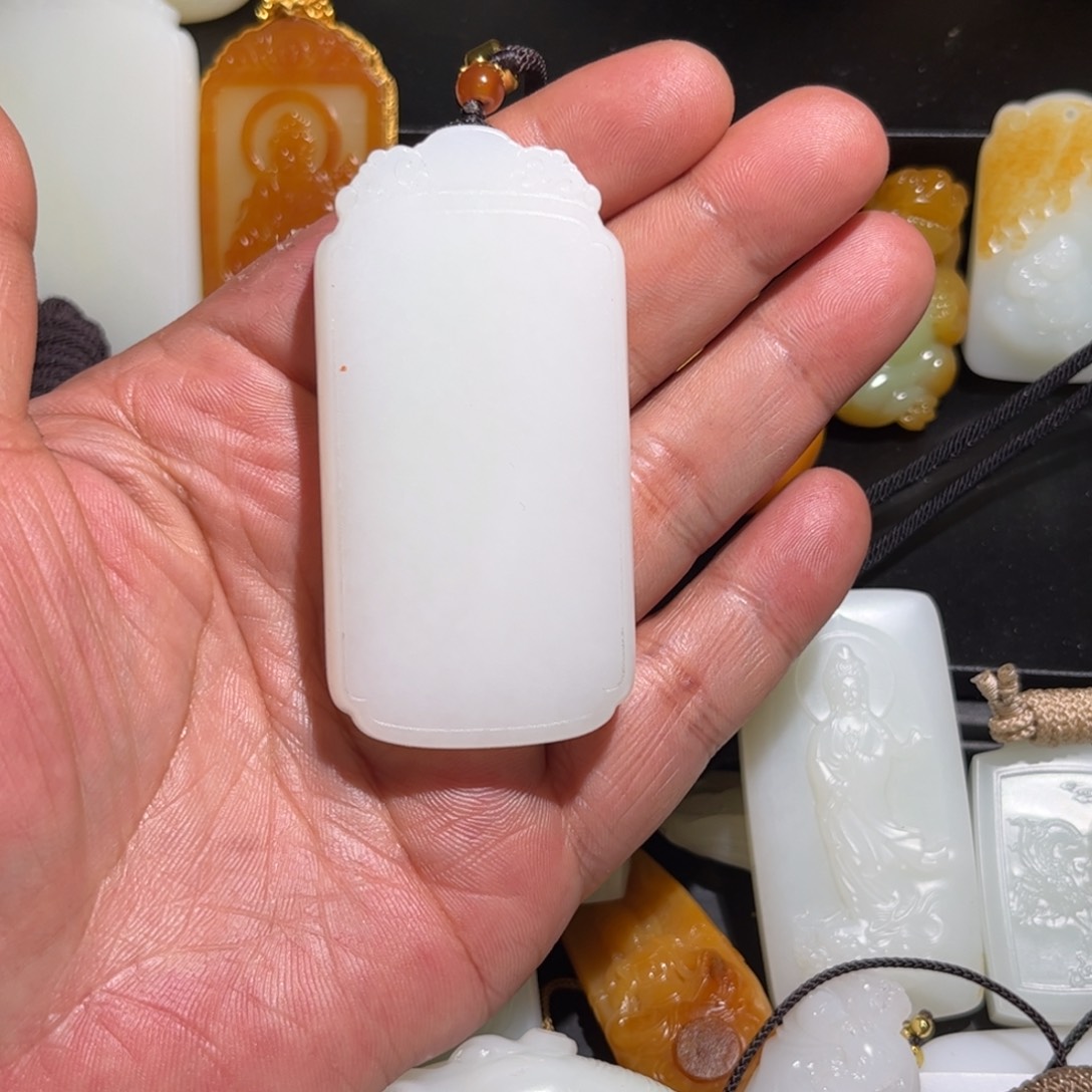 和田玉挂件未镶嵌引*